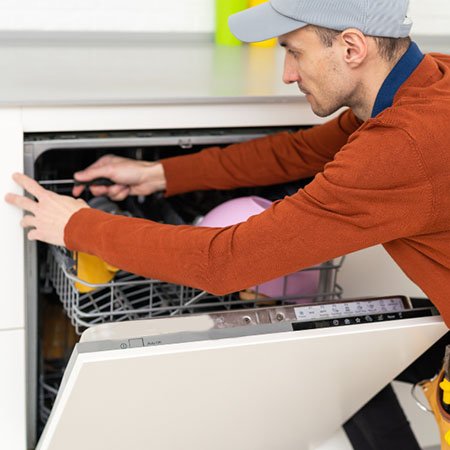 Tustin-Appliance-Repair-Men-image_08